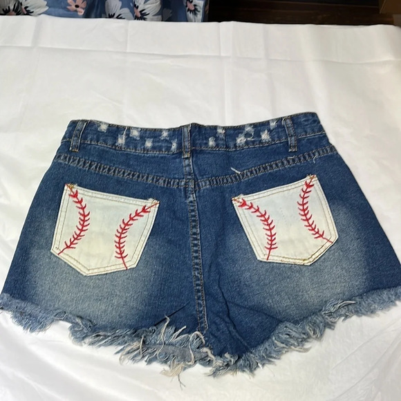fashion jeans Pants - Ladies denim, Jean shorts, medium, baseball pockets